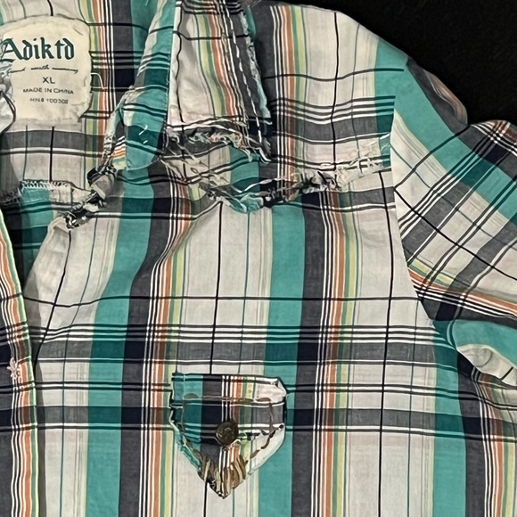 Adiktd- button down shirt. Snap buttons, embroidery detail. SZ XL - Picture 2 of 6